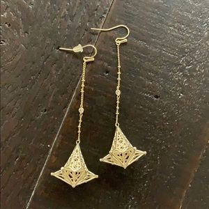 Diana should we duster earrings - gold.